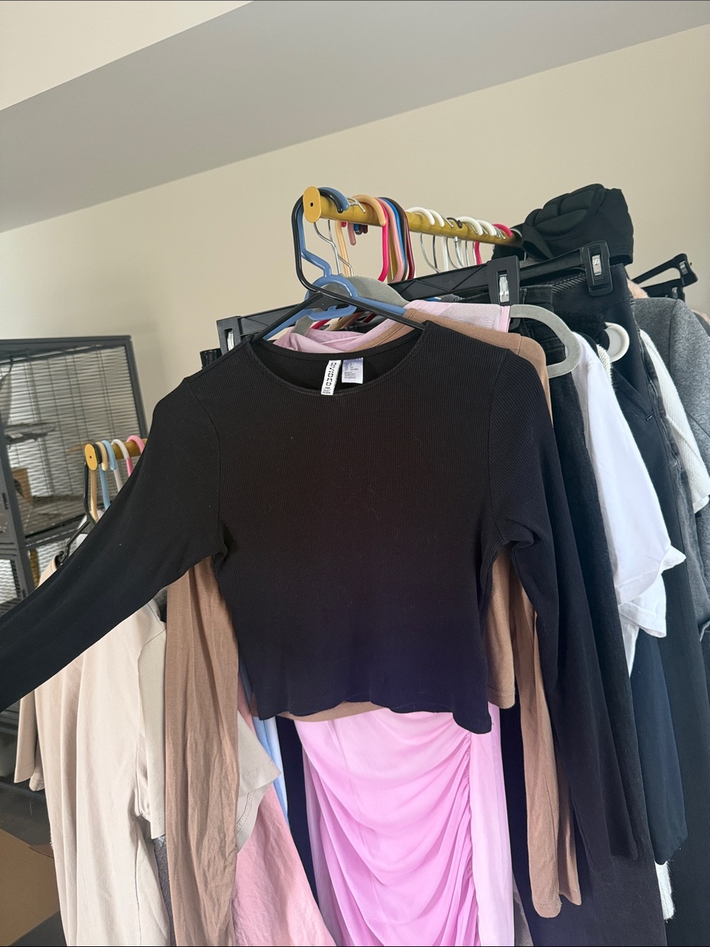 H&M Black Ribbed Long-Sleeve Crop Top